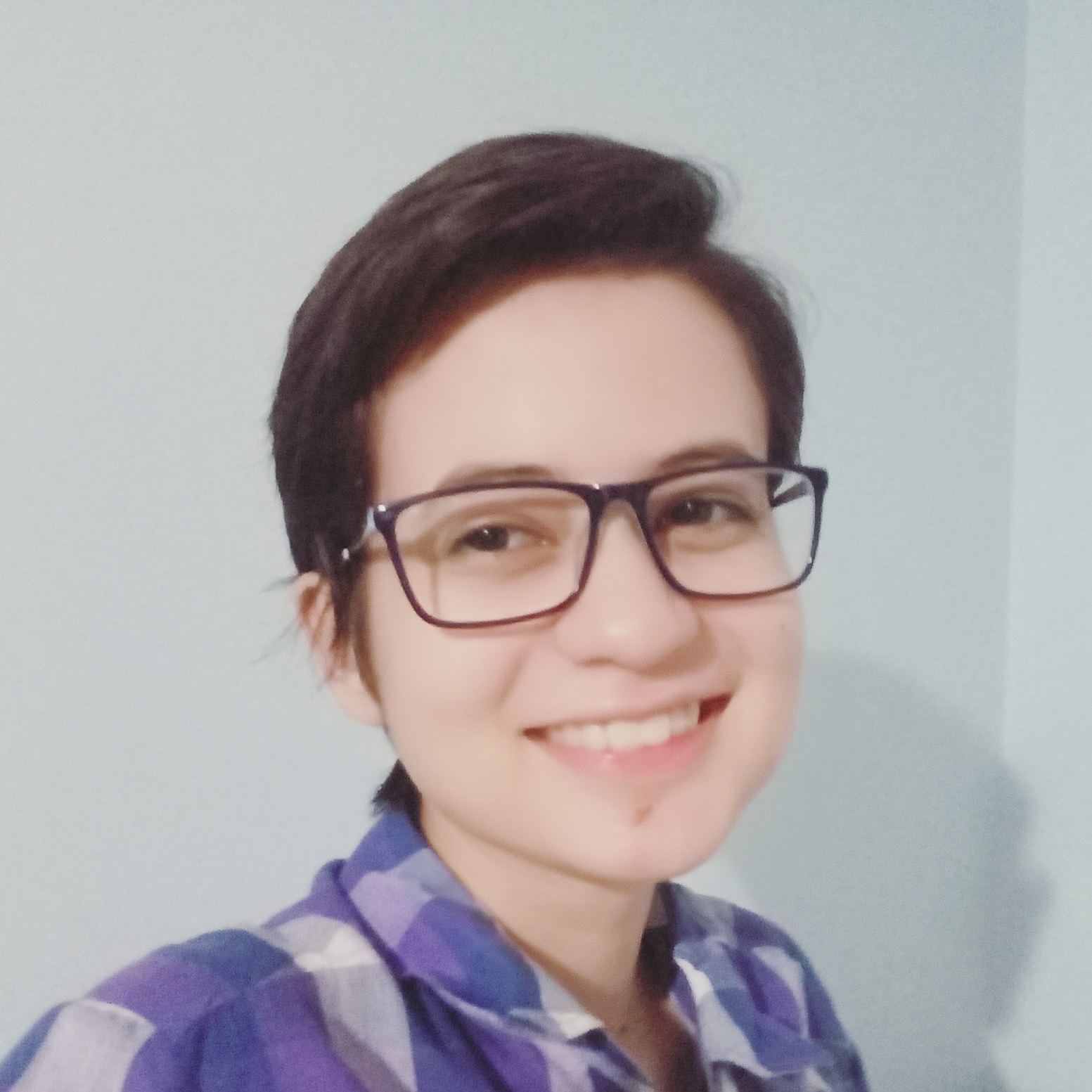 Beatriz Souza sorrindo